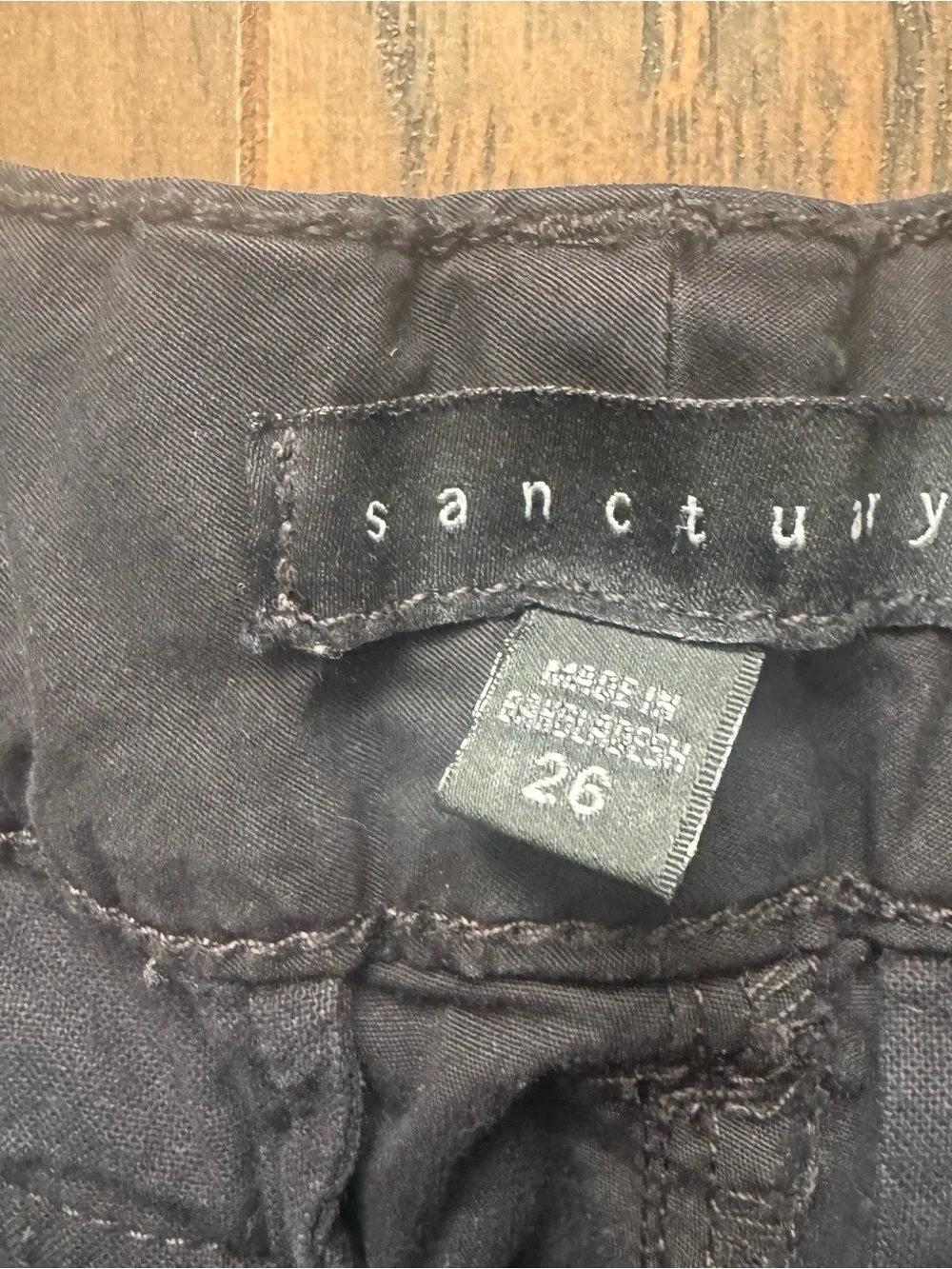 Sanctuary Size 26 Black Roll Tab Cargo Shorts